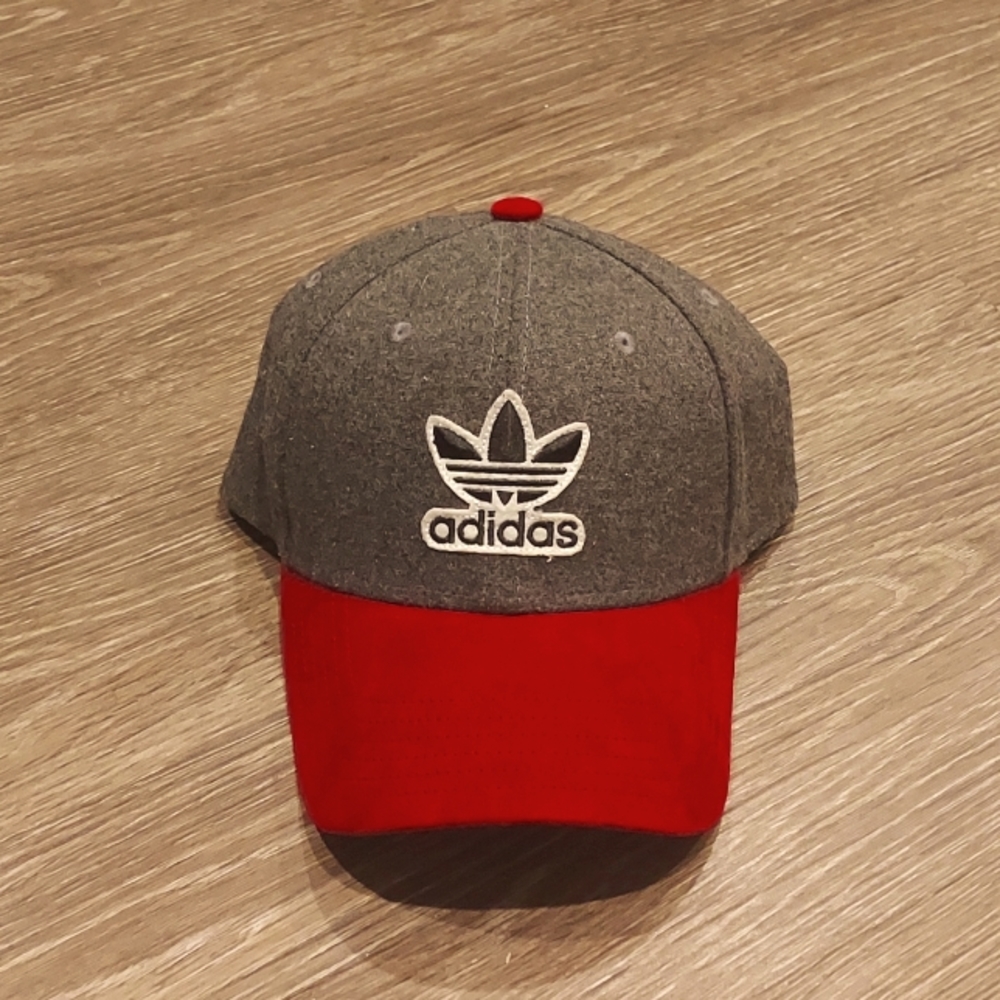 Adidas NYC Flagship Store Exclusive, Wool Strapback Hat Gray/Red, Leather Strap